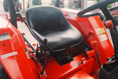 ขายรถไถ Kubota L 3408DI(4WD) พร้อมมีดดันหน้าและอุปกรณ์หลัง รถไร่ สภาพสวยมาก