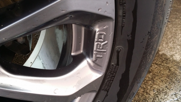 ขายด่วน ล้อแม็กTRD ขอบ18 แท้ของTOYOTA ฟอร์จูนเนอร์ ยางเปลียนใหม่ได้26วันครับ เอาล้อเดิมมาเทินได้ครับ