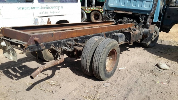 ขายรถหกล้อ ISUZU  115 NPR  เครื่อง 110 แรง  จดทะเบียนปี36  รถอยู่กาฬสินธุ์