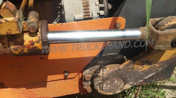 รถแทรกเตอร์ KOMATSU รุ่น D20P -5 รถแทรกเตอร์ KOMATSU รุ่น D20P -5