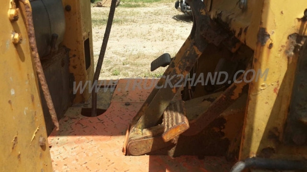 รถแทรกเตอร์ KOMATSU รุ่น D20P -5 รถแทรกเตอร์ KOMATSU รุ่น D20P -5