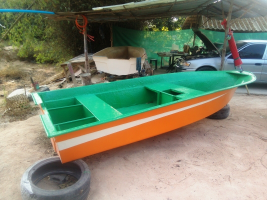 เรือไฟเบอร์ 13 ฟุ๊ต มีห้องปลาเป็น