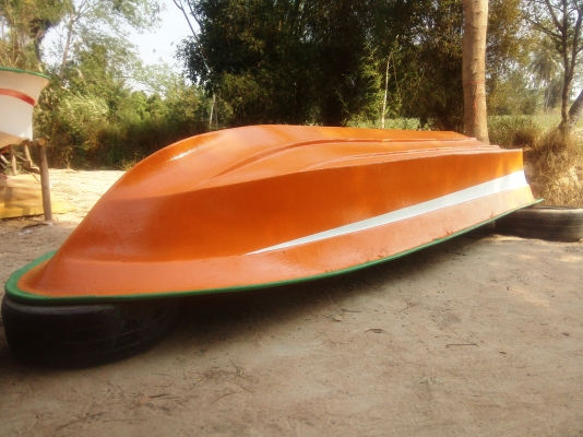 เรือไฟเบอร์ 13 ฟุ๊ต มีห้องปลาเป็น