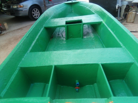 เรือไฟเบอร์ 13 ฟุ๊ต มีห้องปลาเป็น