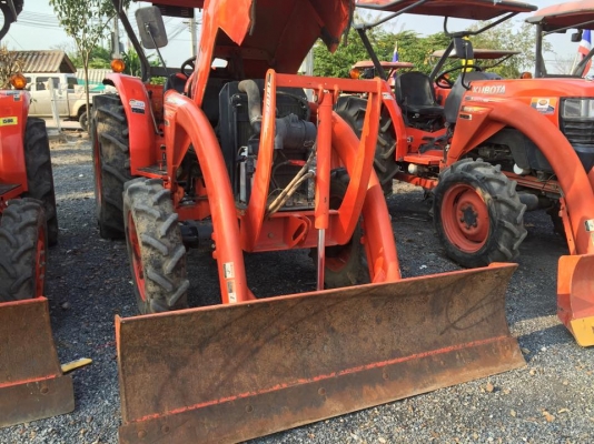 ขายรถไถพร้อมใช้ L4708 สวยมากๆ 898 ชั่วโมง ขายรถไถพร้อมใช้ L4708 สวยมากๆ 898 ชั่วโมง