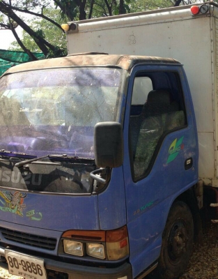 หกล้อช่วงสั้น อีซูซุ NKR55EY52-100ช่วงสั้น รถห้างปี45แอร์ power สภาพดีพร้อสใช้ ทะเบียนพร้อมโอน