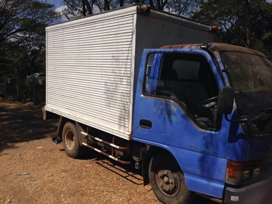 หกล้อช่วงสั้น อีซูซุ NKR55EY52-100ช่วงสั้น รถห้างปี45แอร์ power สภาพดีพร้อสใช้ ทะเบียนพร้อมโอน