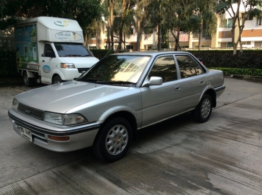 ขายรถโตโยต้า โคโรล่า ee90 เครื่อง1.5 เกียร์ธรรมดา ภายในสวยเดิมเบาะหนัง แอร์เย็นฉ่ำ ตัวถังสีเต็มเงามีริ้วรอยเล็กน้อย ล้อแม็ก รถขับดี ประหยัด พร้อมใช้ ภาษีไม่ขาด ขับกลับได้เลยครับ