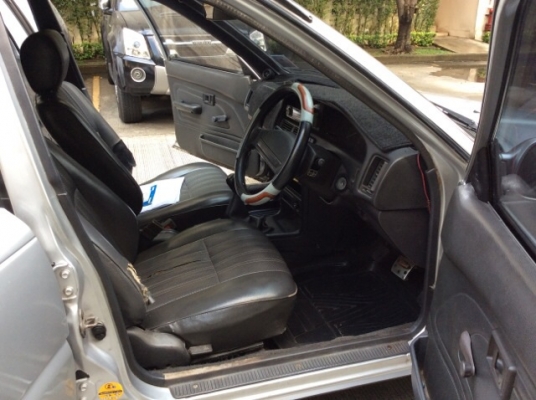 ขายรถโตโยต้า โคโรล่า ee90 เครื่อง1.5 เกียร์ธรรมดา ภายในสวยเดิมเบาะหนัง แอร์เย็นฉ่ำ ตัวถังสีเต็มเงามีริ้วรอยเล็กน้อย ล้อแม็ก รถขับดี ประหยัด พร้อมใช้ ภาษีไม่ขาด ขับกลับได้เลยครับ