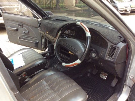 ขายรถโตโยต้า โคโรล่า ee90 เครื่อง1.5 เกียร์ธรรมดา ภายในสวยเดิมเบาะหนัง แอร์เย็นฉ่ำ ตัวถังสีเต็มเงามีริ้วรอยเล็กน้อย ล้อแม็ก รถขับดี ประหยัด พร้อมใช้ ภาษีไม่ขาด ขับกลับได้เลยครับ