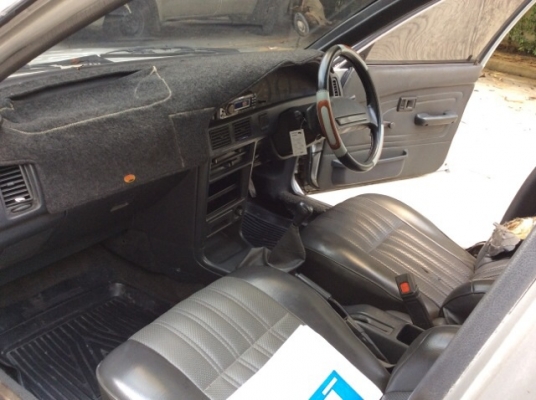 ขายรถโตโยต้า โคโรล่า ee90 เครื่อง1.5 เกียร์ธรรมดา ภายในสวยเดิมเบาะหนัง แอร์เย็นฉ่ำ ตัวถังสีเต็มเงามีริ้วรอยเล็กน้อย ล้อแม็ก รถขับดี ประหยัด พร้อมใช้ ภาษีไม่ขาด ขับกลับได้เลยครับ