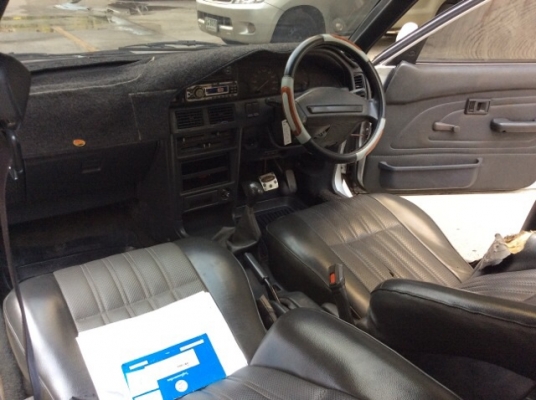 ขายรถโตโยต้า โคโรล่า ee90 เครื่อง1.5 เกียร์ธรรมดา ภายในสวยเดิมเบาะหนัง แอร์เย็นฉ่ำ ตัวถังสีเต็มเงามีริ้วรอยเล็กน้อย ล้อแม็ก รถขับดี ประหยัด พร้อมใช้ ภาษีไม่ขาด ขับกลับได้เลยครับ