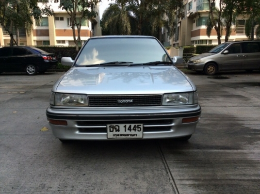 ขายรถโตโยต้า โคโรล่า ee90 เครื่อง1.5 เกียร์ธรรมดา ภายในสวยเดิมเบาะหนัง แอร์เย็นฉ่ำ ตัวถังสีเต็มเงามีริ้วรอยเล็กน้อย ล้อแม็ก รถขับดี ประหยัด พร้อมใช้ ภาษีไม่ขาด ขับกลับได้เลยครับ