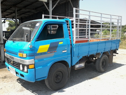 ขาย 4 ล้อ สภาพสวยisuzu  TLD สพาพสวยๆเครื่องแน่นๆเอกสารครบ