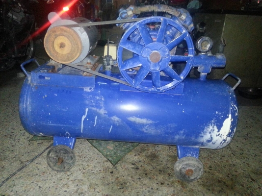 ขายปั๊มลมพูม่า PUMA 220 V motor 1/2 HP 64 L