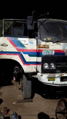 รถสิบล้อดั้ม2เพลา  จัมโบ้  เครื่อง220แรง  สภาพพร้อมใช้