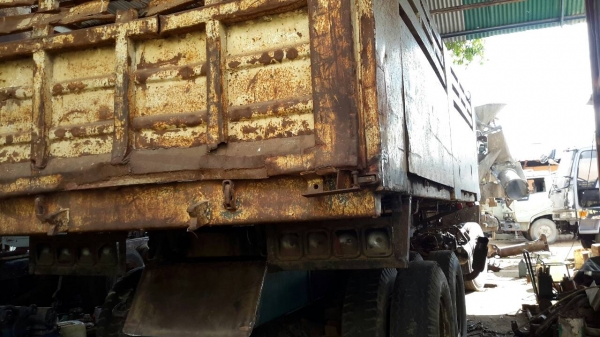 รถสิบล้อดั้ม2เพลา  จัมโบ้  เครื่อง220แรง  สภาพพร้อมใช้