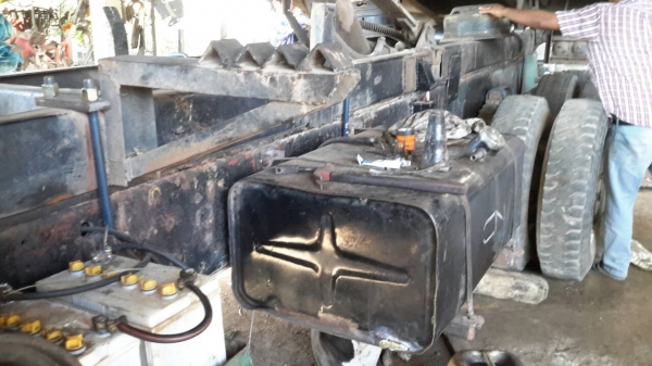 รถสิบล้อดั้ม2เพลา  จัมโบ้  เครื่อง220แรง  สภาพพร้อมใช้