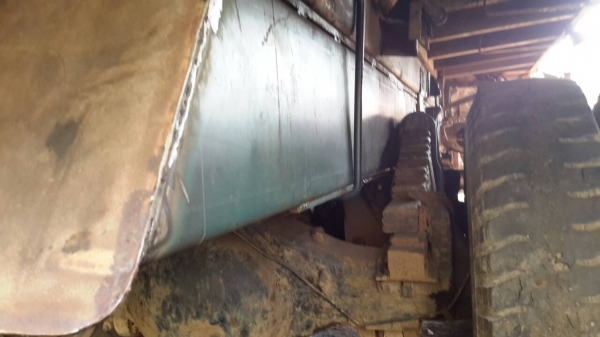 รถสิบล้อดั้ม2เพลา  จัมโบ้  เครื่อง220แรง  สภาพพร้อมใช้