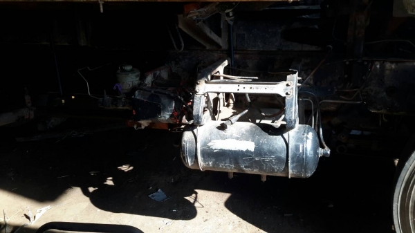 รถสิบล้อดั้ม2เพลา  จัมโบ้  เครื่อง220แรง  สภาพพร้อมใช้