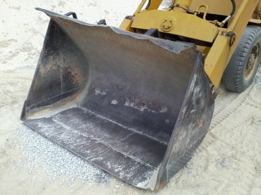 รถตักโคมัสุ พร้อมใช้ (รถร้านร้านวัสดุ) รถตักโคมัสุ พร้อมใช้ (รถร้านร้านวัสดุ)