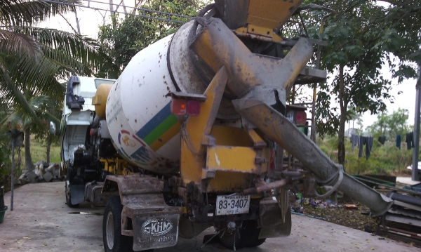 ขายด่วนรถโม้ปูนรถนําเข้ามีเล่มทะเบืยนโม้ตรง3.5คิวเครือง240แรง