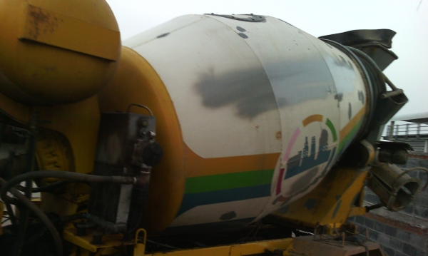 ขายด่วนรถโม้ปูนรถนําเข้ามีเล่มทะเบืยนโม้ตรง3.5คิวเครือง240แรง