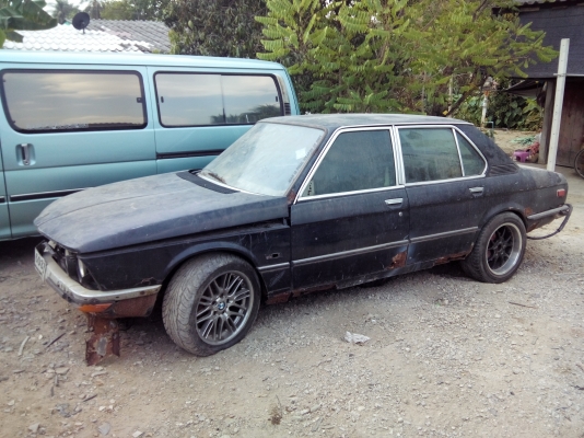 แกอะไหล่ BMW 520 E12 แกะทุกฃิ้น