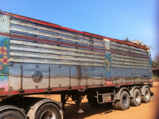 ขายถูกๆ!!!หางเทเลอร์ 3 เพลาแท้ๆ ยาว 10.50 เมตรมี2หางขาย 365,000 ติดต่อ 089-8415606 สุทธิพงษ์