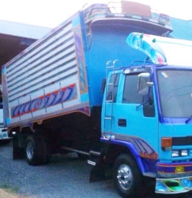 ISUZU ROCKY 175 HP 6BG1 หกล้อดั๊มพ์ กระบะดั๊มมิเนียมคอกเกษตร 8 ตันความยาว 4.80 เมตรสวยจัดพร้อมบรรทุกหนักได้เลย เครื่องแน่นแรงดีแห้งดีไม่มีเยิ้ม ภายในห้องเก๋งคอนโซลสวยครบ แอร์เย็น พวงมาลัยเพาเวอร์ ระบบเบรคทริ๊ปฟี้ครบครัน ช่วงล่างใหญ่คัชซีไม่มีบวม ยาง 8.25