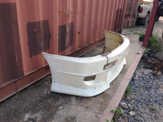 กันชนหน้าไฟเบอร์ nissan r33 (งานนอก)