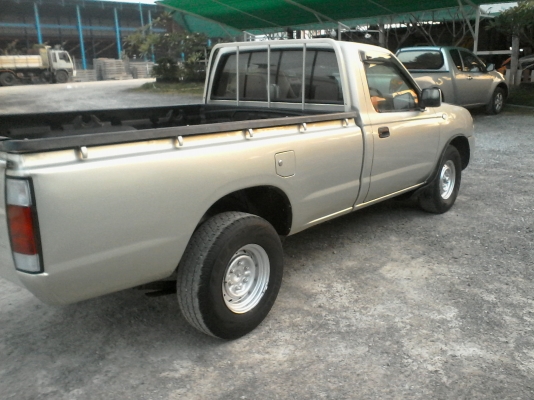 นิสสันฟรอนเทียร์   04