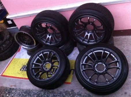 ขายล้อแมกซ์ 1 ชุด Cosmis RZ1 17" กว้าง 9 นิ้ว 6/139 พร้อมยาง 235/45 ยางปี 2312 ยางสวยแมกดี ไม่มีซ่อมใช้ได้อีกยาวครับ