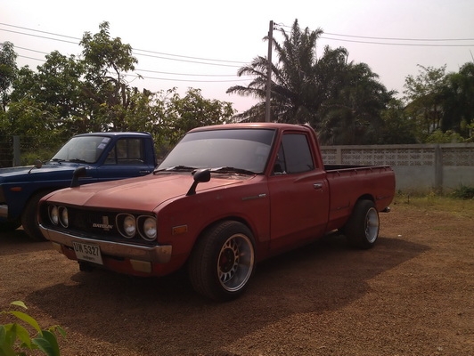 ขาย DATSUN 620  4ข ไฟท้ายนอน หน้าแว่น