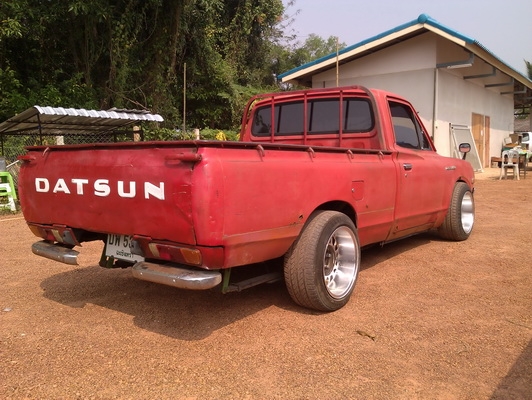 ขาย DATSUN 620  4ข ไฟท้ายนอน หน้าแว่น