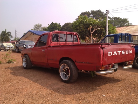 ขาย DATSUN 620  4ข ไฟท้ายนอน หน้าแว่น