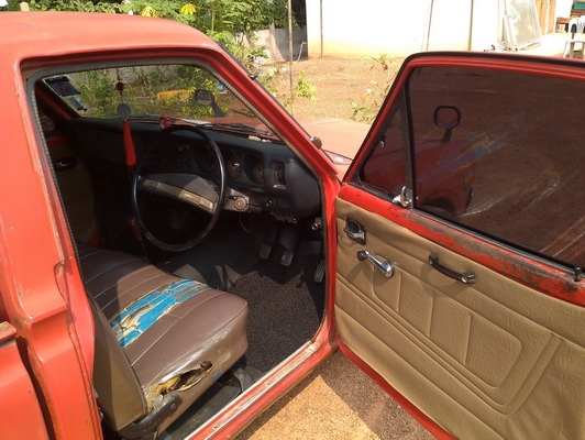 ขาย DATSUN 620  4ข ไฟท้ายนอน หน้าแว่น