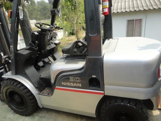 ขาย. รถโฟล์คลิฟท์NISSAN  FD30 เครื่องยนต์ดีเซล เกียร์ ออโต้