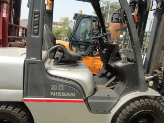 ขาย. รถโฟล์คลิฟท์NISSAN  FD30 เครื่องยนต์ดีเซล เกียร์ ออโต้