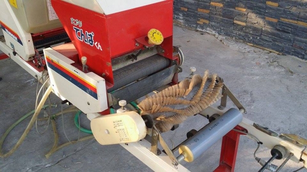 เครื่องโรยเมล็ด YANMAR เก่าญี่ปุ่น รุ่น YPH301 สภาพสวยพร้อมใช้งาน เหมาะสำหรับนาดำ เพาะกล้าใส่ถาดดำนาขนาดตามมาตรฐาน เครื่องโรยเมล็ด YANMAR เก่าญี่ปุ่น รุ่น YPH301 สภาพสวยพร้อมใช้งาน เหมาะสำหรับนาดำ เพาะกล้าใส่ถาดดำนาขนาดตามมาตรฐาน