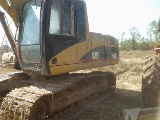 CAT  320 Cเล่มทะเบียนพร้อม12000ชั่วโมง