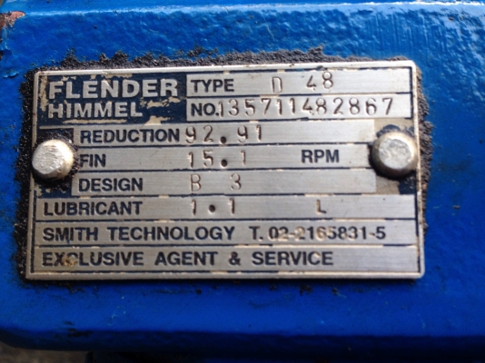 ขายมอเตอร์เกียร์ Flender Himmel ขนาด 3/4 HP. 380V อัตราทด 1:90 เพลาออก 15 รอบต่อนาที มีระบบเบรคในตัว วิ่งนิมมาก พร้อมใช้งาน มี 2 ตัวครับ