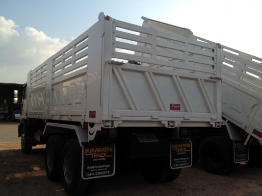 ขายค่ะ HINO PROFIA เครื่อง P11C 320 แรงม้า ระบบน้ำมัน รถทำใหม่ทั้งคัน กระบะดั้มพ์ดิน ยาว 6.00 เมตร สูง 1.50 เมตร ขึ้นกระบะใหม่ ยางใหม่ ใหม่หมดค่ะ ขาย พร้อมเล่มพร้อมป้าย และพร้อมใช้งานนะคะ