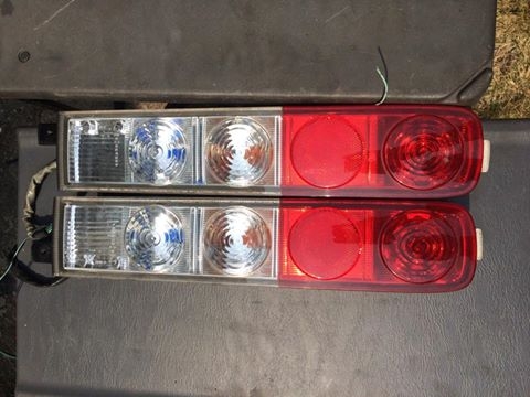 ขายไฟฟ้านิสสัน คิว ตัวขาวแดง