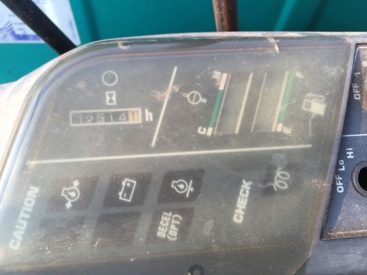 ขายรถแบ็คโฮ KOMATSU PC20-7 รถเก่านอกจาก JAPAN รถ 2500 ชั่วโมง มีเอกสารแจ้งจำหน่าย ขายรถแบ็คโฮ KOMATSU PC20-7 รถเก่านอกจาก JAPAN รถ 2500 ชั่วโมง มีเอกสารแจ้งจำหน่าย