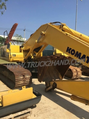 รถแบคโฮ ยี่ห้อKOMATSU  รุ่น PC200 รุ่น7 มีเอกสารเล่มทะเบียน