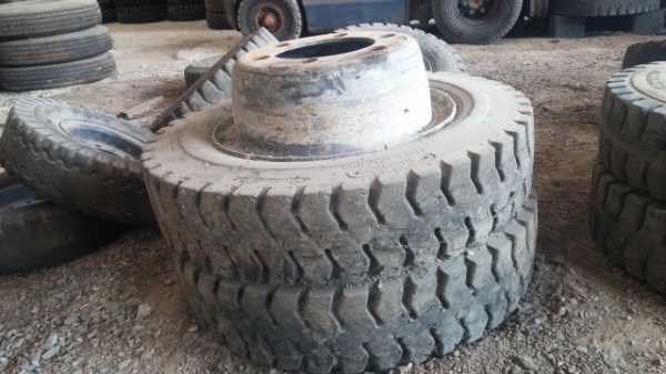 ยางลม \% KOMATSU FD25 ยางลม \% KOMATSU FD25