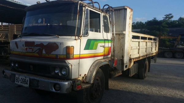 6ล้อกระบะเหล็ก KL340 ปี*2522 รถห้างแท้เดิมๆทั้งคัน เครื่องเดิมสวย เกียร์เดิม คัสซีสวยเอี่ยม เล่มทะเบียนพร้อม..