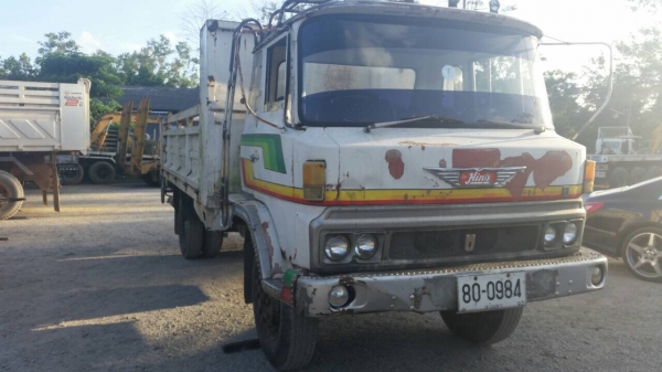 6ล้อกระบะเหล็ก KL340 ปี*2522 รถห้างแท้เดิมๆทั้งคัน เครื่องเดิมสวย เกียร์เดิม คัสซีสวยเอี่ยม เล่มทะเบียนพร้อม..