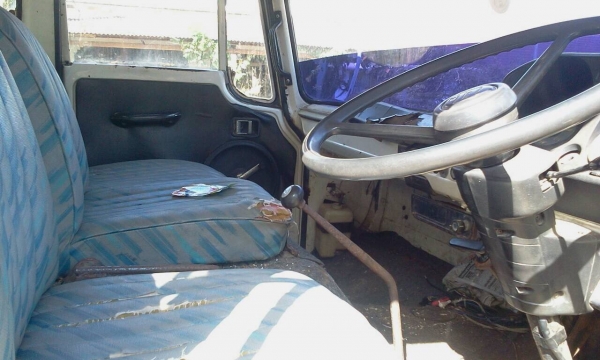 6ล้อกระบะเหล็ก KL340 ปี*2522 รถห้างแท้เดิมๆทั้งคัน เครื่องเดิมสวย เกียร์เดิม คัสซีสวยเอี่ยม เล่มทะเบียนพร้อม..